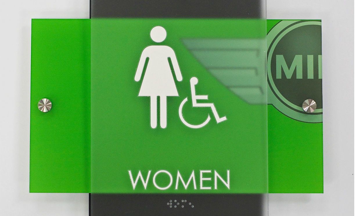restroom-sign-for-women-with-braille