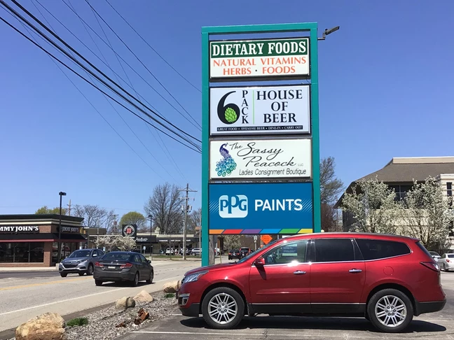 Outdoor Billboard Signs | Hospitality & Lodging Signs | Erie, PA | Vinyl