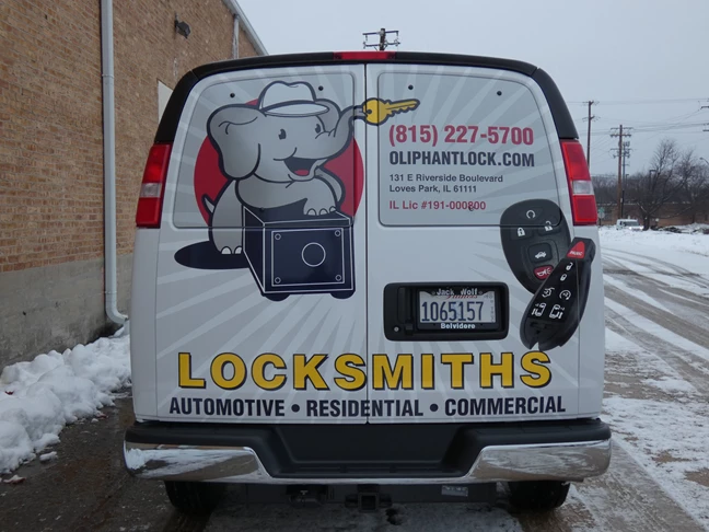 Vehicle Lettering in Naperville