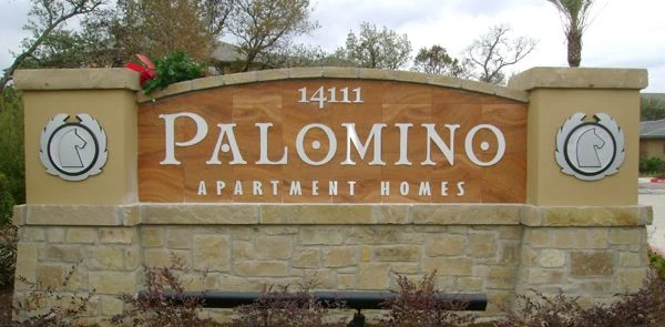 Monument Signs in Oak Lawn