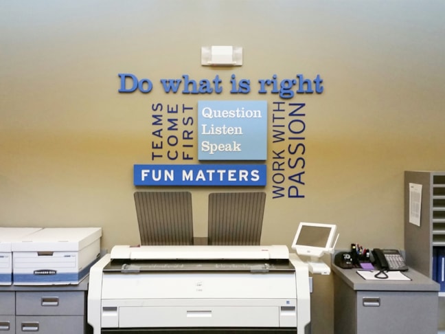 Dimensional Letters, Logos & Signs