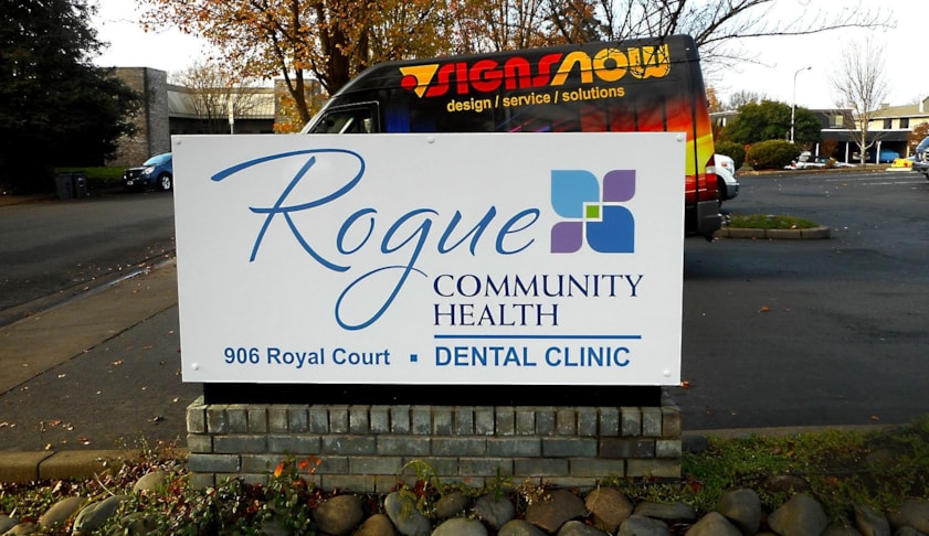 Plastic Signs & Yard Signs Plastic Signs & Yard Signs