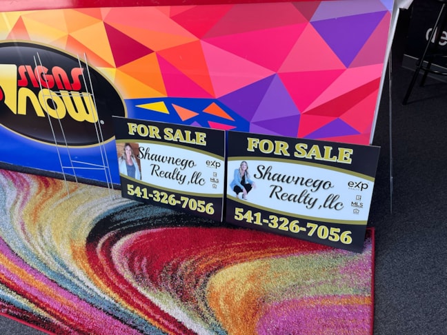 Plastic Signs & Yard Signs Plastic Signs & Yard Signs