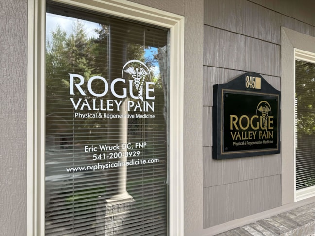 Custom Graphics & Vinyl Decals Custom Graphics & Vinyl Decals