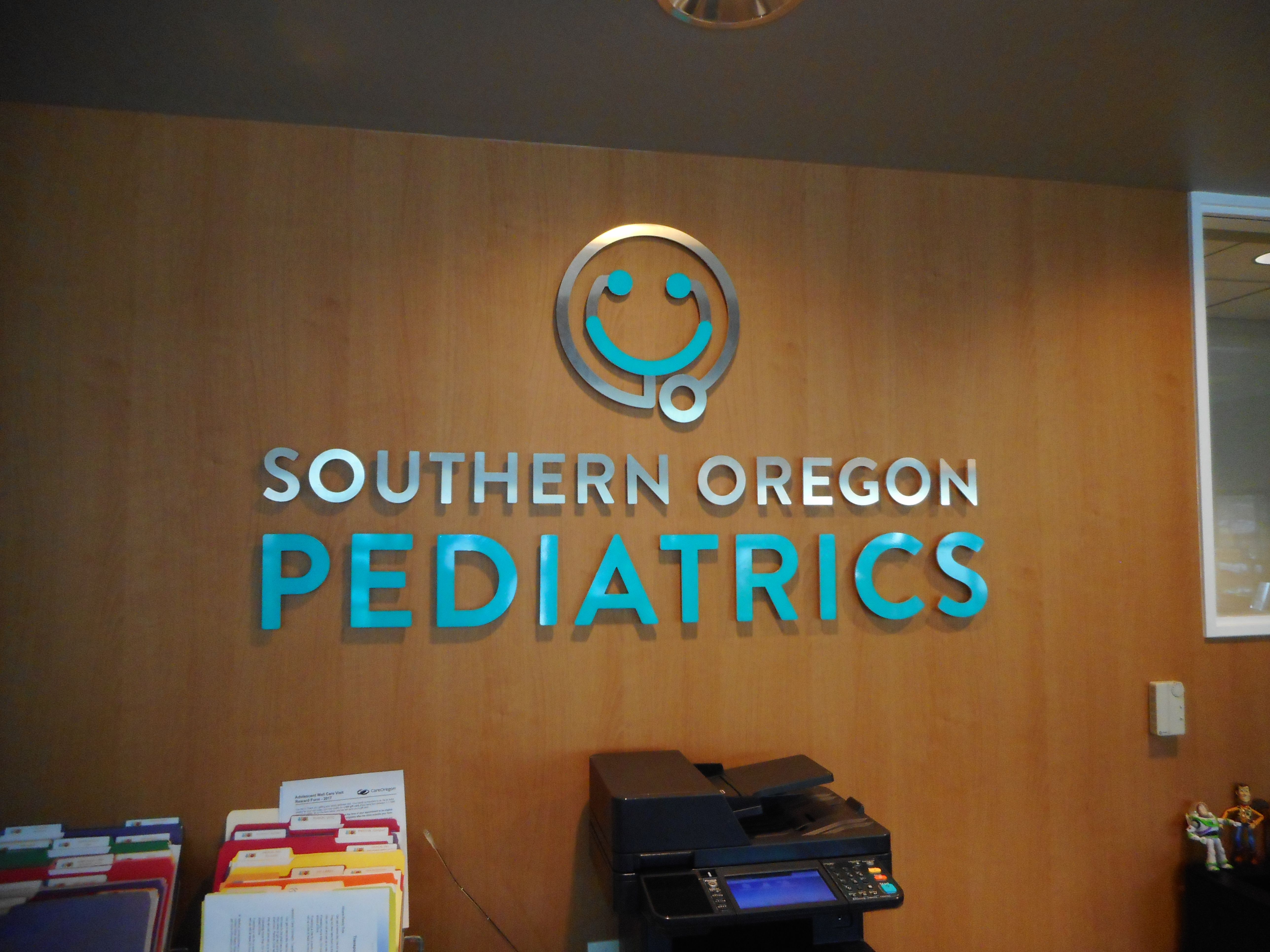 Southern Oregon Pediatrics Signs Now Medford