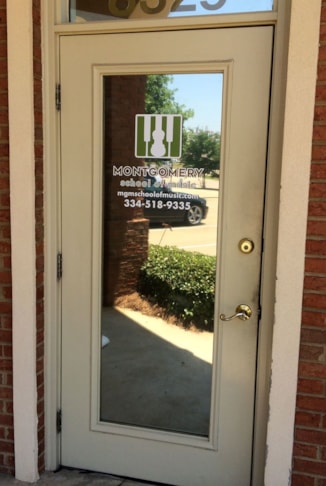 Vinyl Lettering in Montgomery