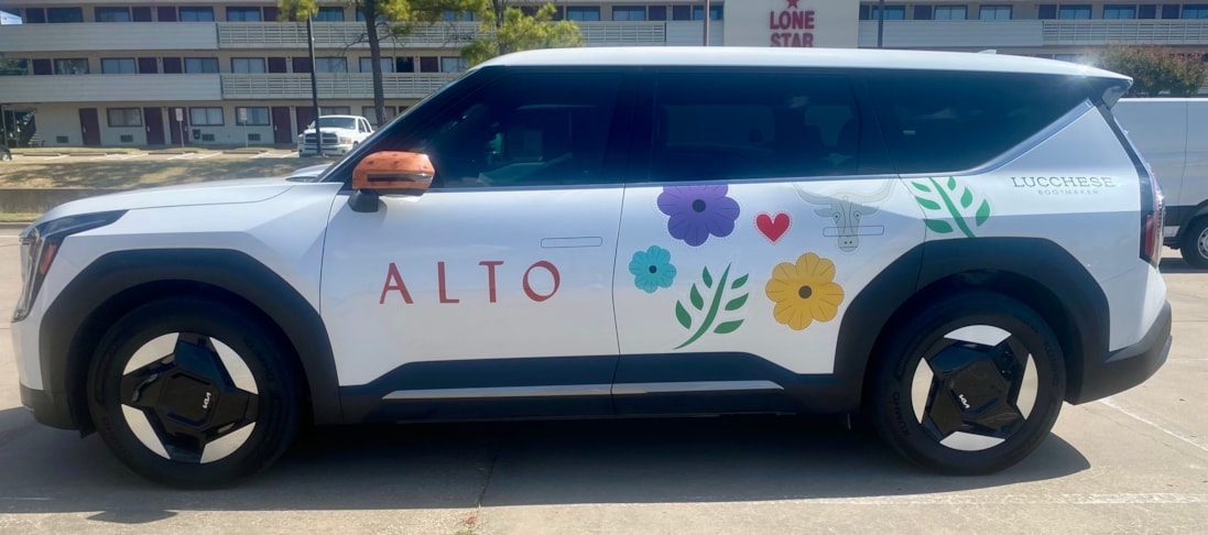 Vehicle Lettering in Dallas