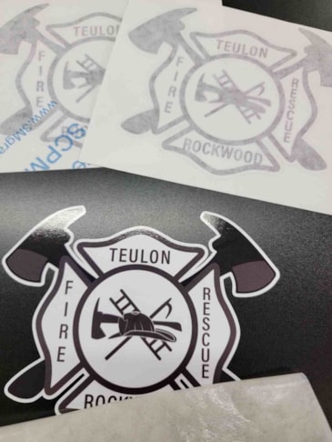 Custom Graphics & Vinyl Stickers Custom Graphics & Vinyl Stickers