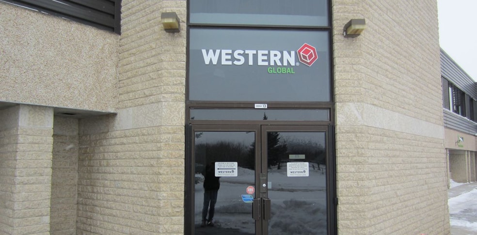 Vinyl Lettering in Winnipeg Vinyl Lettering in Winnipeg