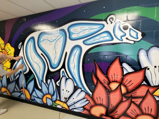 Wall Murals & Graphics