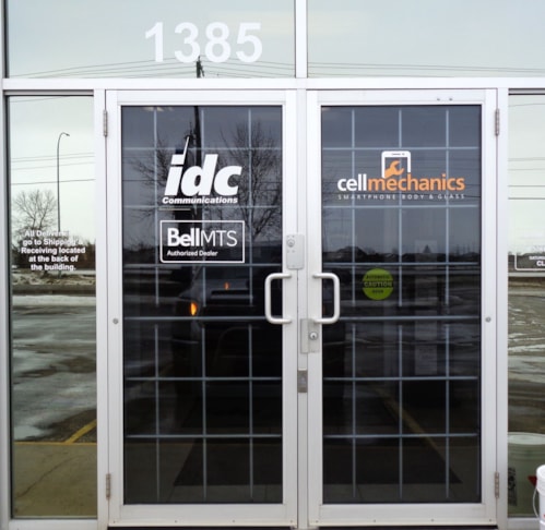 Vinyl Lettering in Winnipeg Vinyl Lettering in Winnipeg