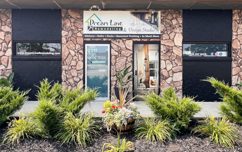 Aluminum Signs | Landscaping & Lawn Maintenance Signage | Rockford, IL | Aluminum | Dream Line Remodeling | Business Signs | Business Signage | Rockford Signs Aluminum Signs | Landscaping & Lawn Maintenance Signage | Rockford, IL | Aluminum | Dream Line Remodeling | Business Signs | Business Signage | Rockford Signs