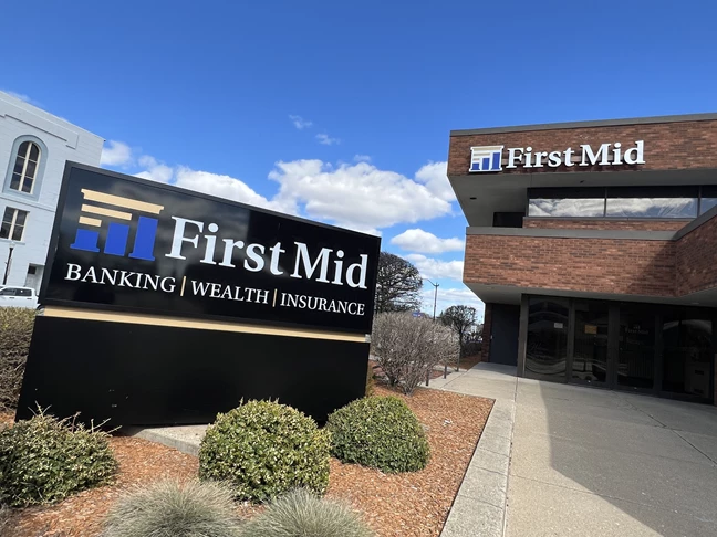 LED & Electric Signs for Business | Banking & Financial Institution Signs | Beloit, WI | Aluminum | First Mid Banking | Beloit WI Signs | Signs Now Rockford 