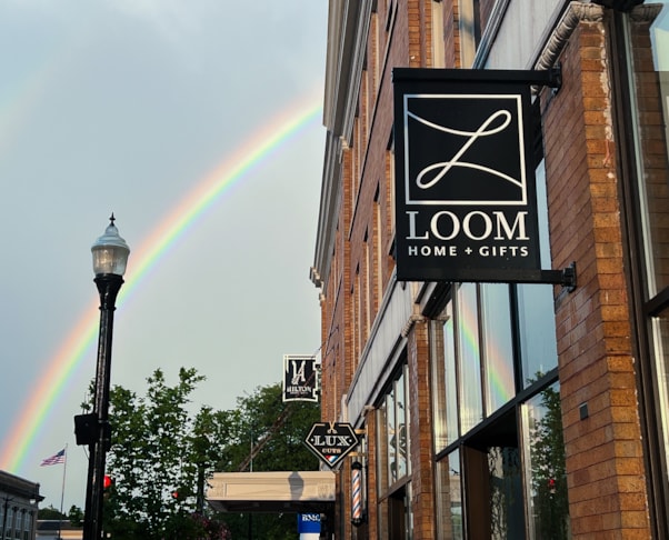 Custom Sign Printing | Retail Signs | Beloit, WI | Aluminum | Loom Home and Gifts | Business Sign | Exterior Signs | Beloit Signs 