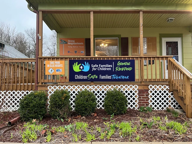 Custom Yard Signs | Nonprofit Organizations and Associations Signs | Rockford, IL | Corrugated Plastic / CoroplastTM | Safe Families | United Way | Rockhouse | Rock House | 