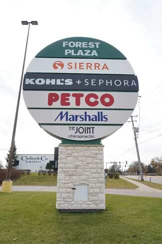 Pylon Signs | Retail Signs | Rockford, IL | Aluminum | Pylon Signs | Outdoor Signs | Office Max | Sierra | Five Below | Bed Bath & Beyond | Dick's | MIchaels | Exterior Signage | Outdoor Signs | LED Signs | Lighted Signage | Retail Signs