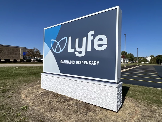 Monument Signs | Cannabis Industry | Rockford, IL | Aluminum | Lyfe Cannibas Dispensary | Outdoor Signs | LED Signs | Monument Signage 