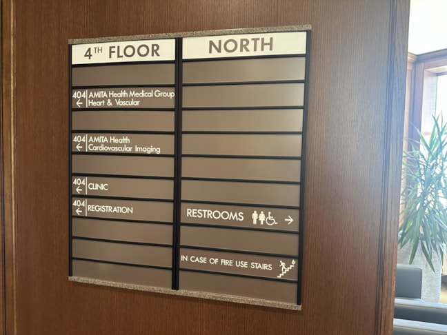 Wayfinding Signs | Healthcare Signs | Illinois | Paper Inserts | tenant name inserts
