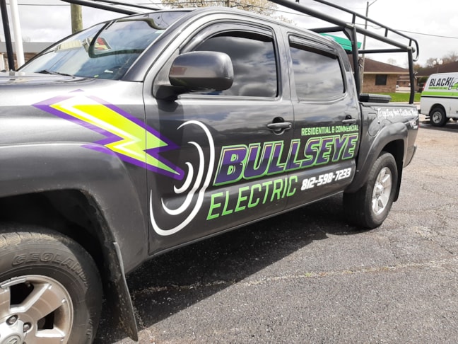 Vehicle Lettering in Evansville Vehicle Lettering in Evansville