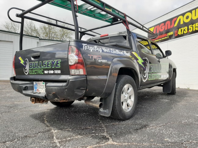 Vehicle Lettering in Evansville Vehicle Lettering in Evansville