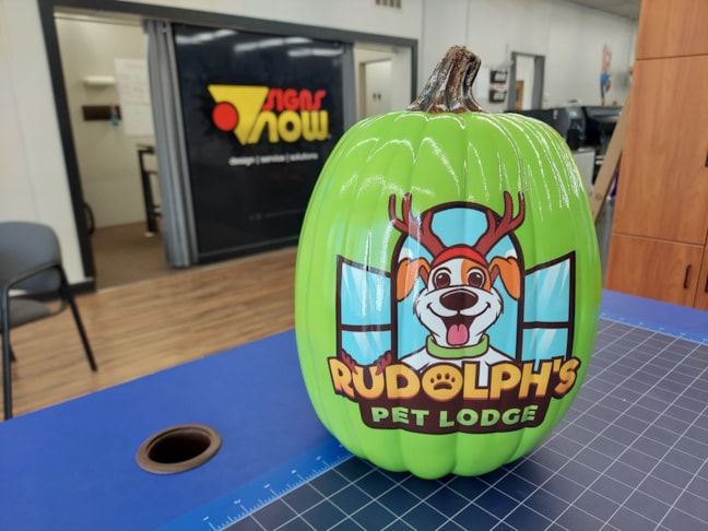 Custom Graphics & Vinyl Decals Custom Graphics & Vinyl Decals