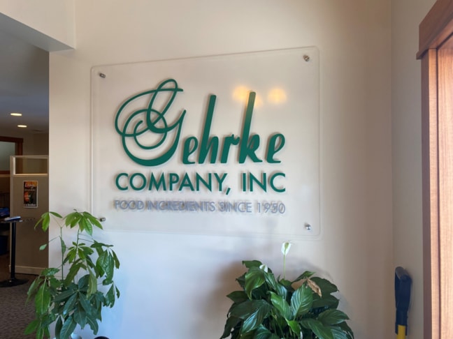 Standoff Signs | Restaurants & Foodservice | Plymouth, MN | Acrylic Standoff Signs | Restaurants & Foodservice | Plymouth, MN | Acrylic