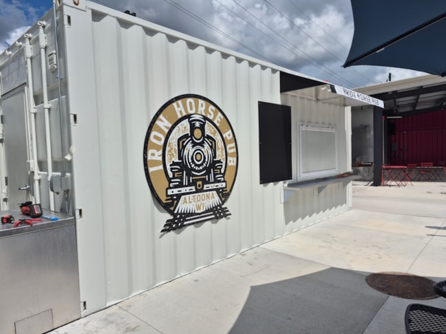 Outdoor Wall Letters & Graphics | Entertainment & Club Signs | Blaine, MN | Vinyl