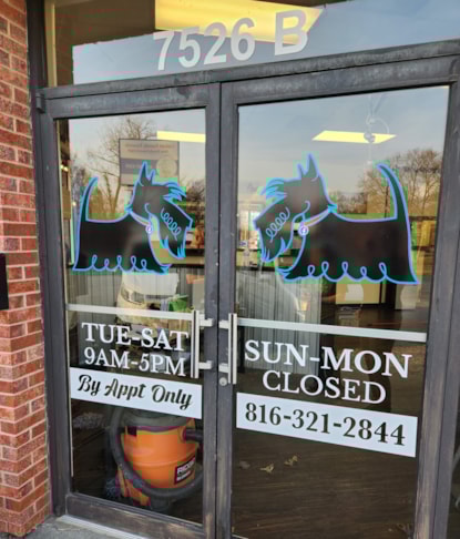 Custom Graphics & Vinyl Decals | Retail Signs | Platte Woods, MO | Custom Door Vinyl | Door Graphics Custom Graphics & Vinyl Decals | Retail Signs | Platte Woods, MO | Custom Door Vinyl | Door Graphics