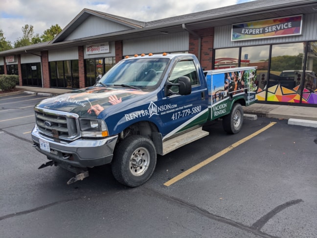Vehicle Wraps | Hospitality & Lodging Signs | Branson, MO