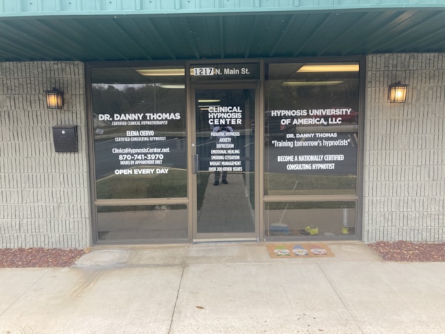 Vinyl Lettering | Retail Signs | Branson, MO | Vinyl