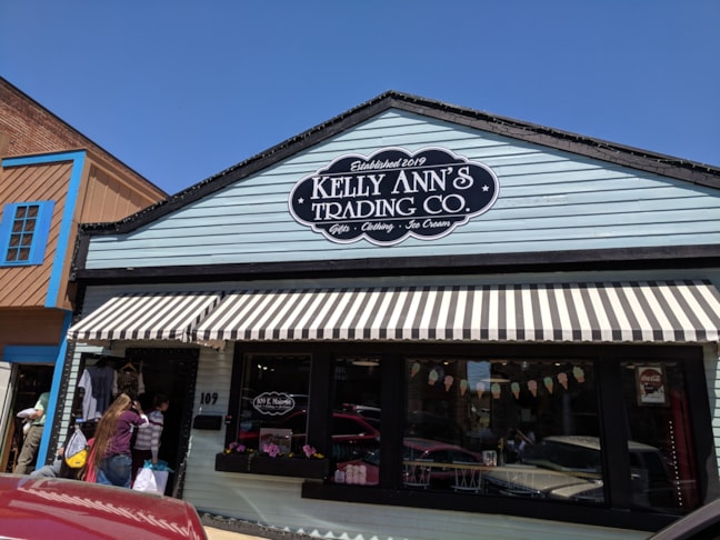 Wall Murals & Graphics